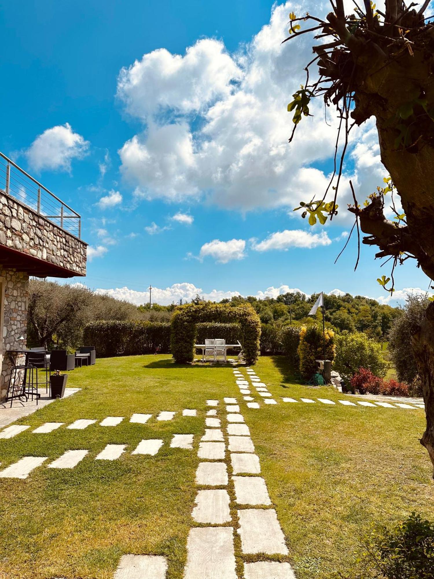 Holiday Home Sovenigo Puegnago Exterior photo